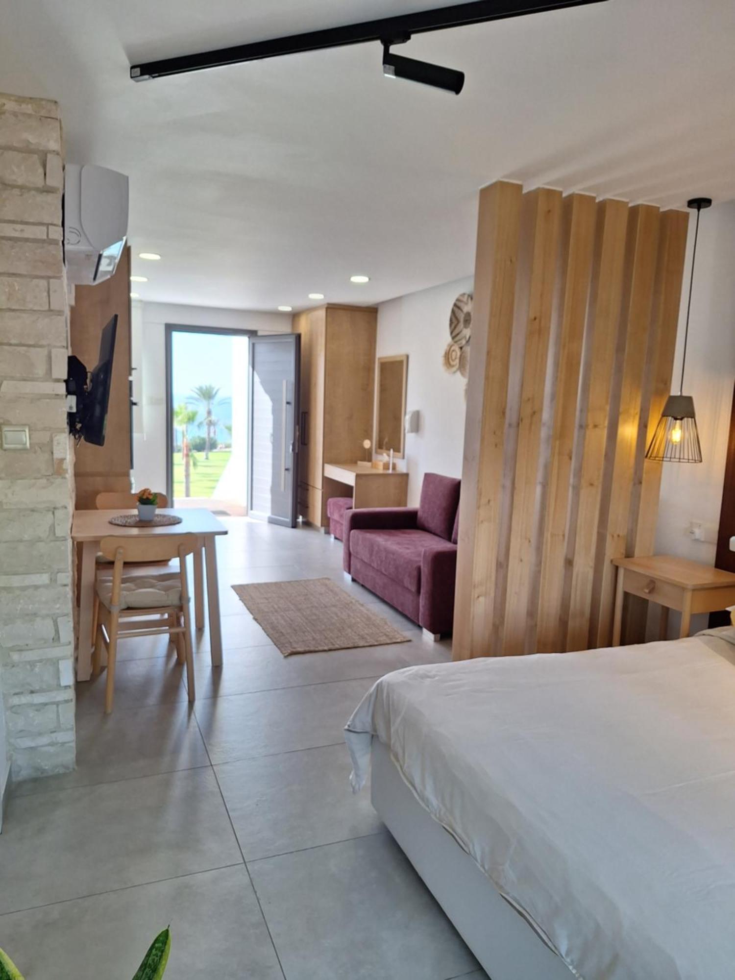 Terrazza Suites Paphos Esterno foto