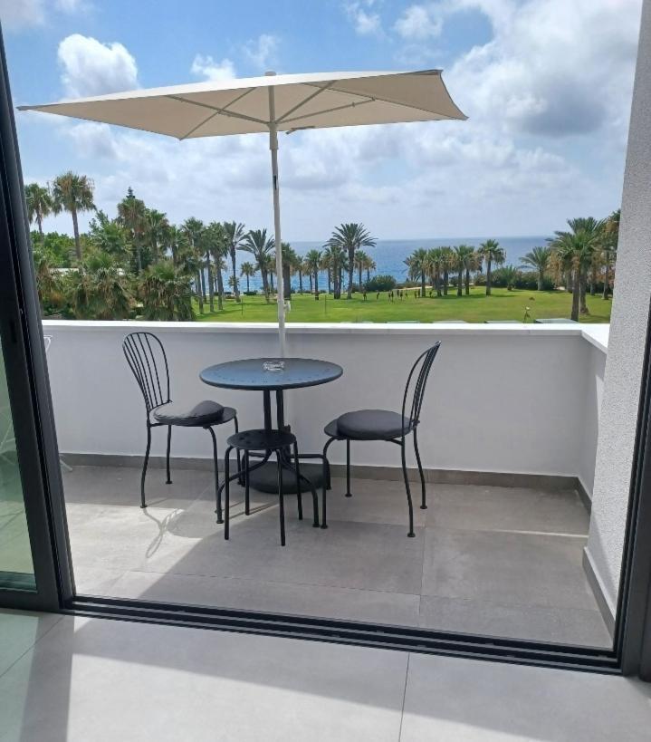 Terrazza Suites Paphos Esterno foto